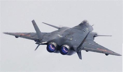 歼-20的双发推力矢量发动机技术更复杂，试飞时间将更长
