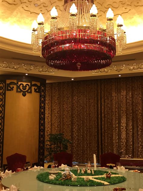 2023香格里拉大酒店香宫美食餐厅,...服务员全部着民族服务，而...【去哪儿攻略】