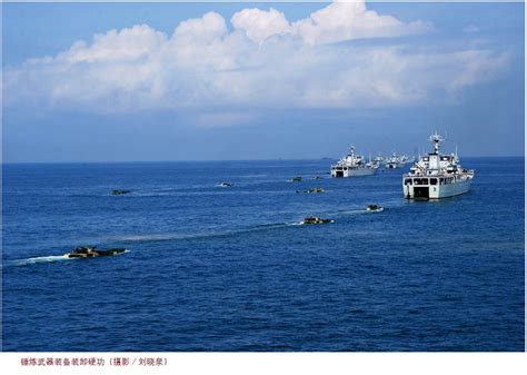 东部战区在台岛周边海空域组织多军兵种联合战备警巡和实战化演练