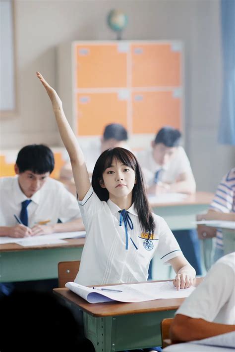 韩国演员金智媛展现清纯女中学生校服制服图片_中国制服设计网