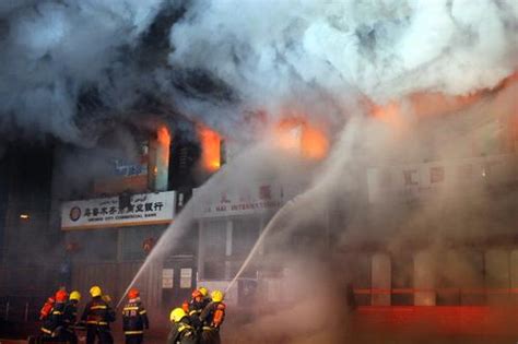 乌鲁木齐大火基本控制 3消防员遇难-乌鲁木齐-新闻