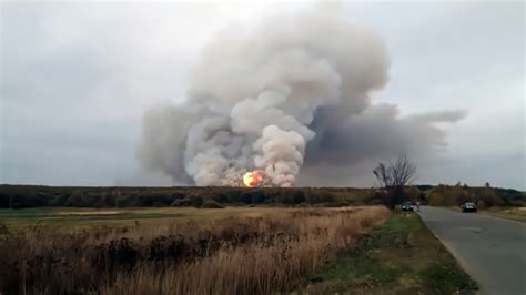 俄罗斯军火库火灾已被扑灭，过程中超1600枚炮弹爆炸_凤凰网视频_凤凰网