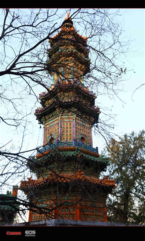 慧照腾辉，探访北京静宜园琉璃宝塔。