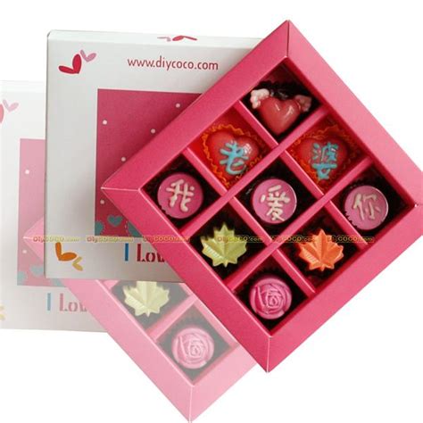 盒里有手工制作的巧克力或糖果这种巧克力礼物非常美味自然有高清图片下载-正版图片506287644-摄图网