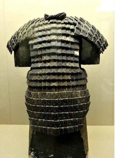 中国古代盔甲高逼真可穿戴套装战争将军铠甲古装片道具影视演出-阿里巴巴