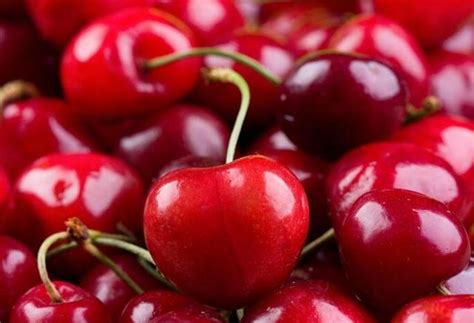 樱桃的营养价值丰富，吃樱桃有6大好处，6种人少吃或者不要吃！