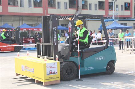 平衡重型叉车AGV(CPD10/15系列) – 杭州联核科技有限公司