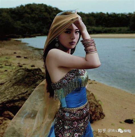 藏族女歌手阿兰：魅力源于努力 年龄不是界限- 娱乐八卦_赢家娱乐
