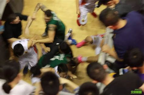 中美男篮友谊赛爆发群殴现场图片,揭秘男篮热身赛为什么打架 ...