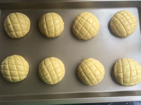 菠萝面包的做法_【图解】菠萝面包怎么做如何做好吃_菠萝面包家常做法大全_Claire卡尔_豆果美食
