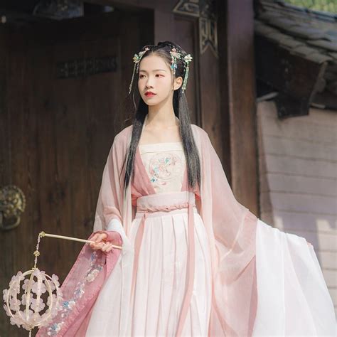 中国女子服饰变迁史，绝美古风！_人人文学网