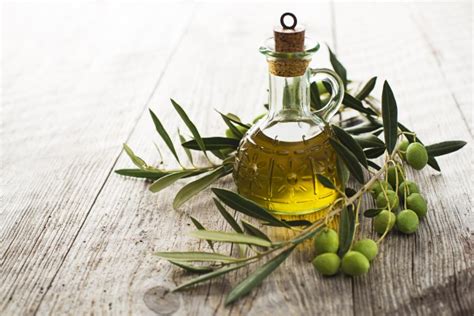 【橄榄油】【图】橄榄油的功效与作用 这四种一定要知道_伊秀健康|yxlady.com