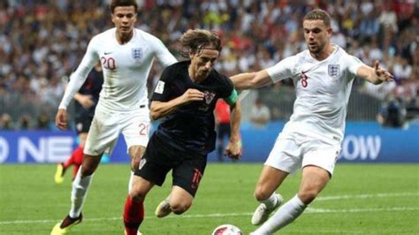 《全景足坛》【回放】足球经典战“疫”：2018世界杯半决赛 英格兰vs克罗地亚 上半场