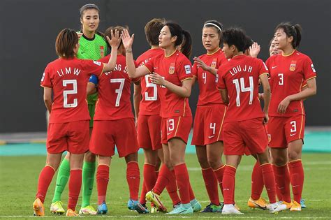 揭幕战！中国女足VS韩国：对手赛前训练照遭曝光，1女神疯狂抢镜_凤凰网