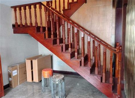 自建房楼梯扶手哪种好 自建房楼梯扶手多少钱一米_福禄装修家居