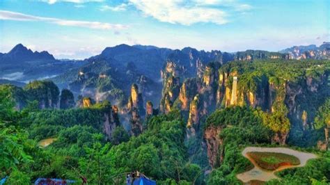 张家界天门山-世界最美的空中花园和天界仙境-张家界旅游景点介绍-悠游旅行