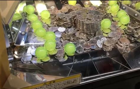 游戏厅里的推币机怎么赢更多的游戏币，最简单的推币技巧！ - 知乎