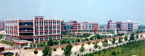 武汉经济技术开发区第一中学图册_360百科