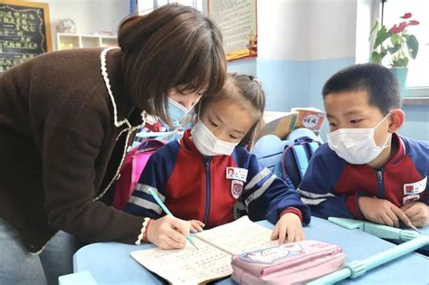 多彩托管服务 助力学生成长——龙井实验小学开启寒假托管服务工作