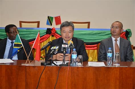 驻坦桑尼亚使馆吕友清大使就中坦经贸合作关系发表演讲