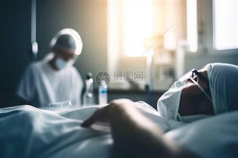 病人躺在医院的病床上高清图片下载-正版图片600158720-摄图网