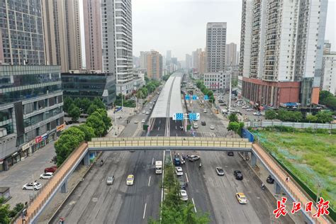 武汉江汉路步行街改造提升后再度开街 百年商街焕发时代新风采