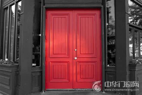 欧式风格红色双开实木门装修效果图-门窗网