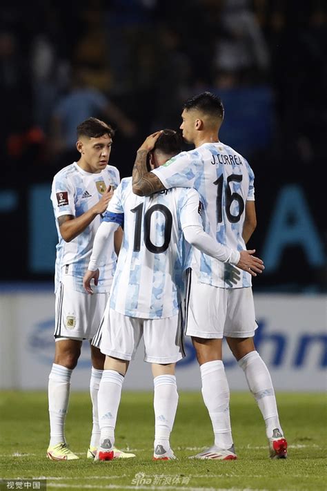 [世预赛]乌拉圭0-1阿根廷 迪玛利亚破门梅西替补登场_新浪图片