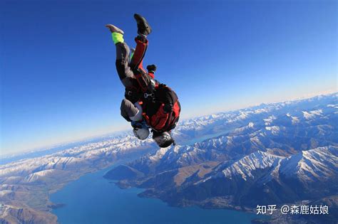 跳伞运动员图片-跳伞的运动员在空中素材-高清图片-摄影照片-寻图免费打包下载