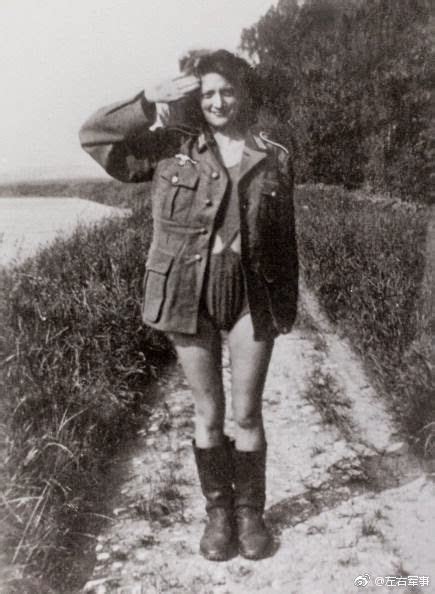 二战老照片：战时与德军有染的法国女性被清算、遭到剃光头发游街 - 知乎