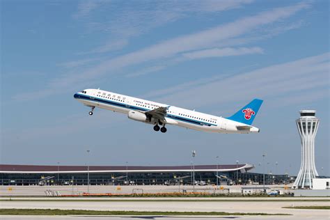 南航在京航班今起全面转场大兴机场 广州-北京“双枢纽”蓄势待发 | 每日经济网