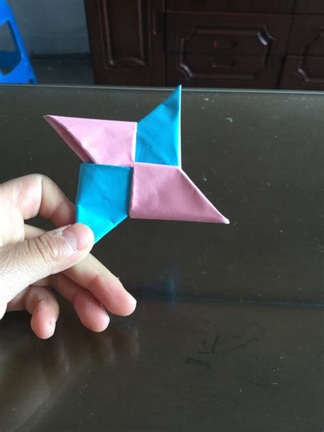 创意DIY纸艺教程 教你折叠简单好玩的彩纸飞镖╭★肉丁网