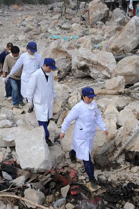 直击甘肃地震救援现场，专家：最大的困难是低温，黄金救援时间或因低温缩短_凤凰网视频_凤凰网