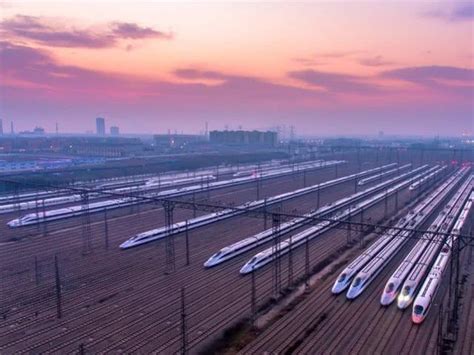 中国高铁每年都在亏损，却还在不停的建，这究竟是为什么呢？