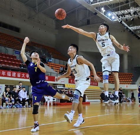 我校男子篮球队在福建省大学生篮球联赛中取得佳绩
