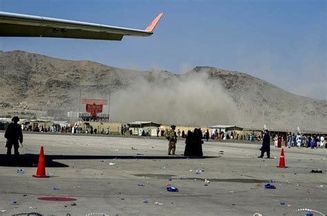 也门亚丁机场爆炸已致至少25人死亡 逾百人受伤_手机新浪网