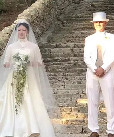 金星与老公汉斯在意大利复婚 为孩子读书户口离婚时隔13年再披婚嫁衣|金星|老公-娱乐百科-川北在线