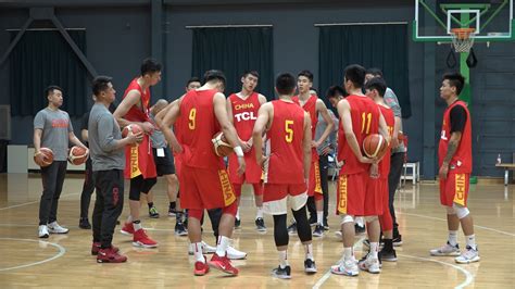 有惊无险战胜巴林队，中国男篮本阶段世预赛两连胜，掌握出线主动权 - 周到上海