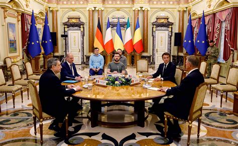 泽连斯基会见到访的德法意三国领导人，俄：希望能让乌总统认清现实