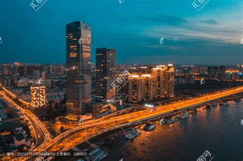 4K航拍哈尔滨东北城市夜景交通车流—高清视频下载、购买_视觉中国视频素材中心