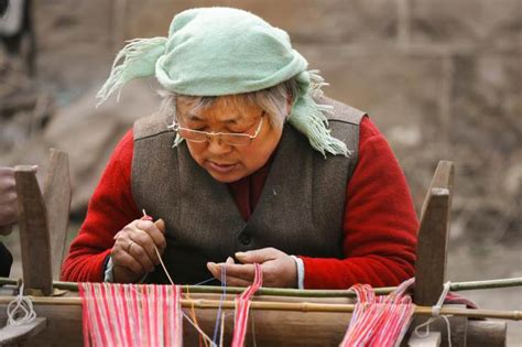 南京云锦：妆花的织造过程_御用织物的“出圈”之路_腾讯视频