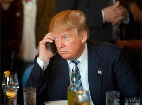万没想到！揭秘美国新总统特朗普用的手机_手机凤凰网