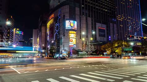 实拍城市夜景十字路口-livekong来悟空素材