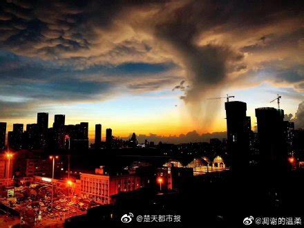 武汉大暴雨白天变黑夜 画面有点吓人！气象台连发4次预警信号_城市_中国小康网