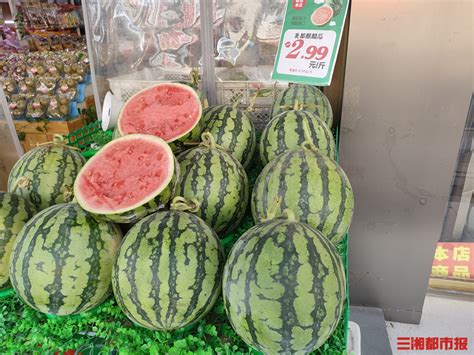 日本方形西瓜卖天价 中国土豪花一万元买瓜|方形西瓜|天价|西瓜_新浪新闻