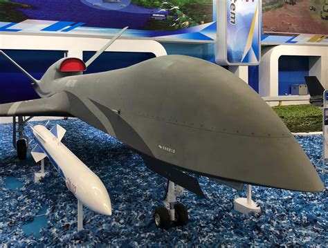 珠海航展首次亮相的WJ-700喷气无人机，签约某中东神秘客户是谁？_飞行_优势_我国