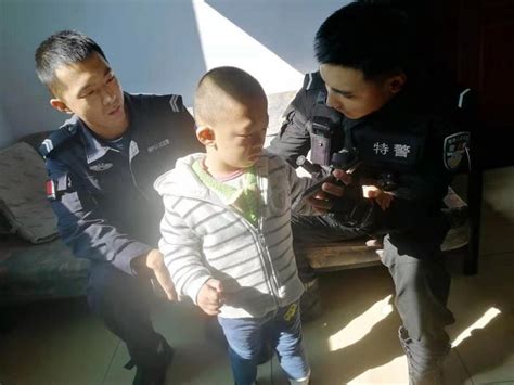 桓台县人民政府 部门动态 县公安局民警助走失儿童找到家人