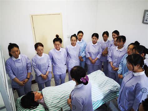 我院开展2019年新入职护士岗前培训--衢州市人民医院