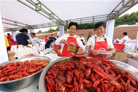 小龙虾“现身”芜湖菜市场了 想价格“亲民”预计要等到5月|小龙虾|芜湖_新浪新闻