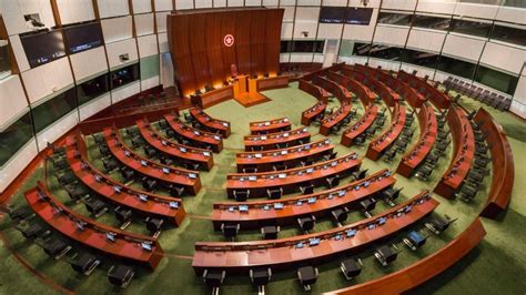 香港区议会将引入资格审查制度_凤凰网资讯_凤凰网